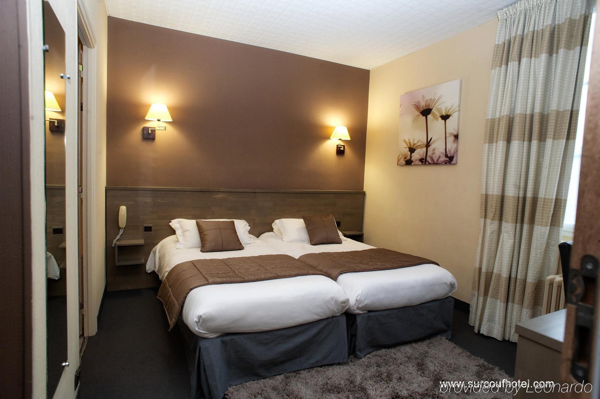 Brit Hotel Le Surcouf Saint-Malo Exterior photo